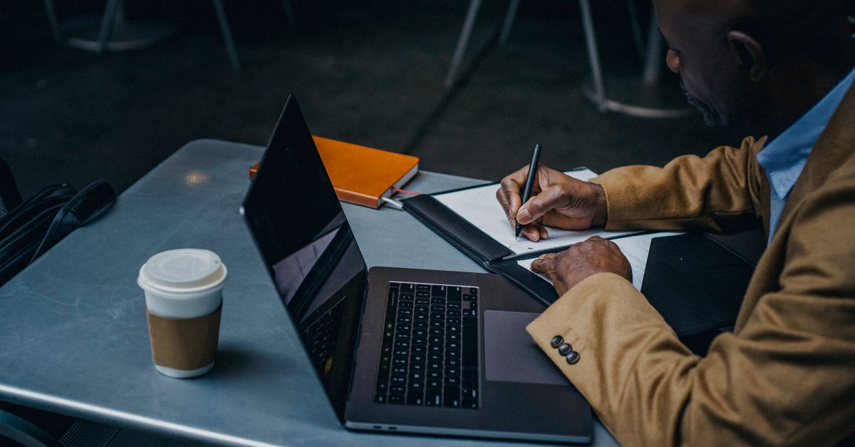 DeepSeek's DSpark Technique Cuts LLM Inference Time in Half