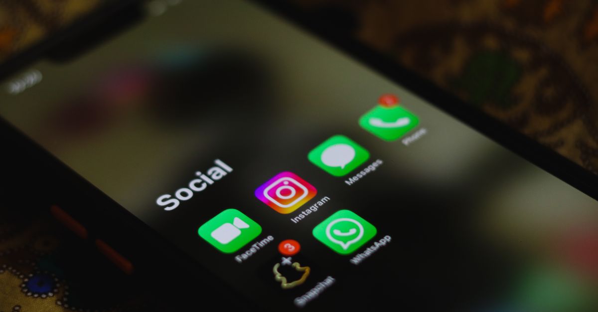 Meta's AI App Now Generates Clickbait News Feed Content