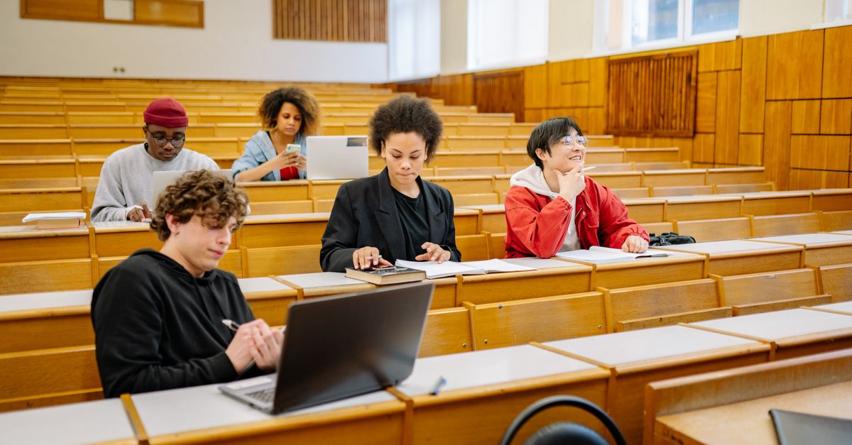 Wealthy Families Embrace AI-Powered Education as Alternative to Traditional Schools